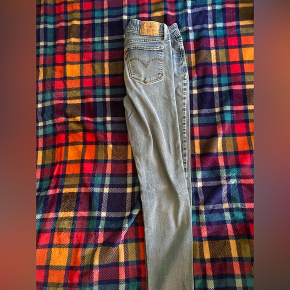 Women’s Levi’s - Picture 2 of 3